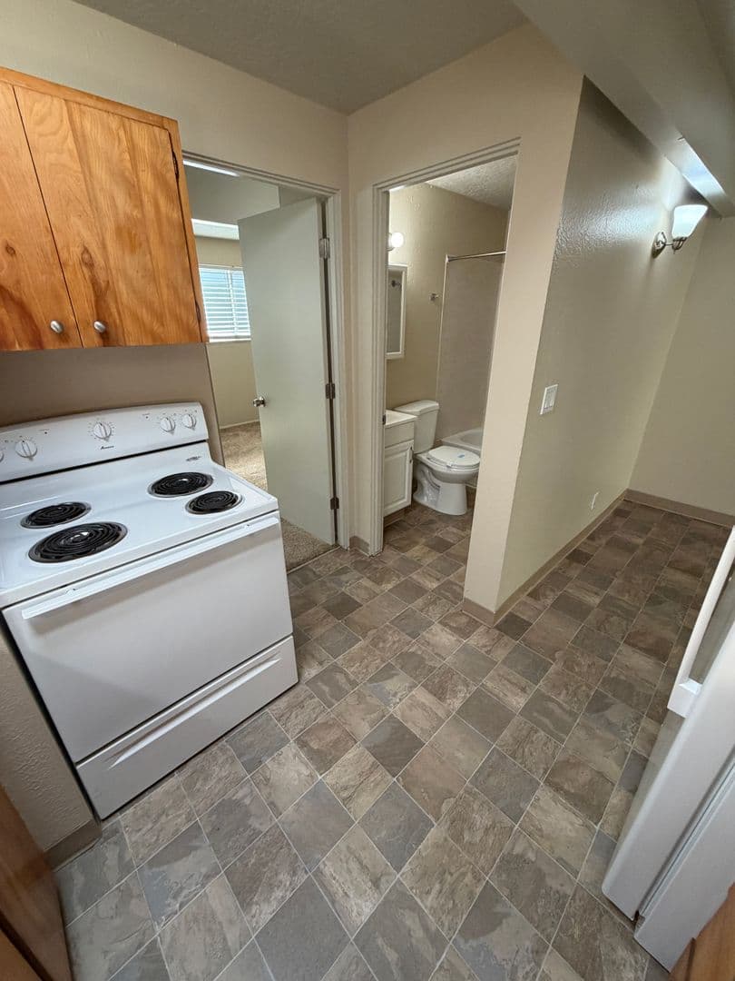 Corvallis Apartment: 2120 NW Janssen St #J3