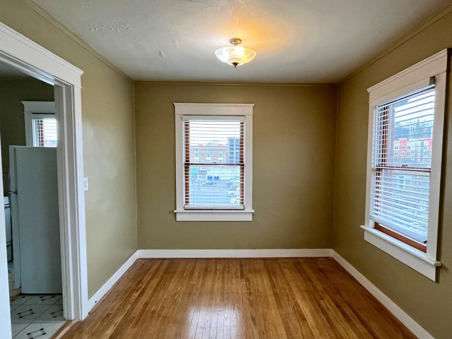 Eugene Apartment: 1263 Oak St - 301