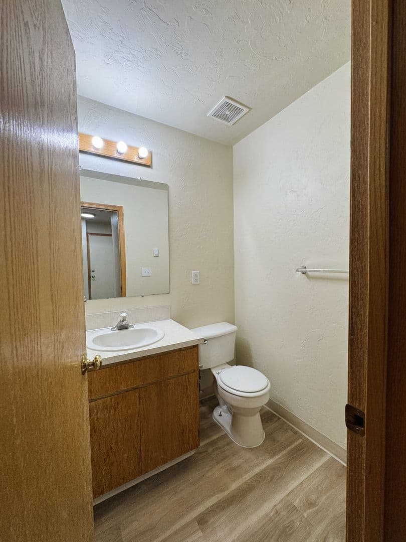Eugene Apartment: 88 Lincoln St