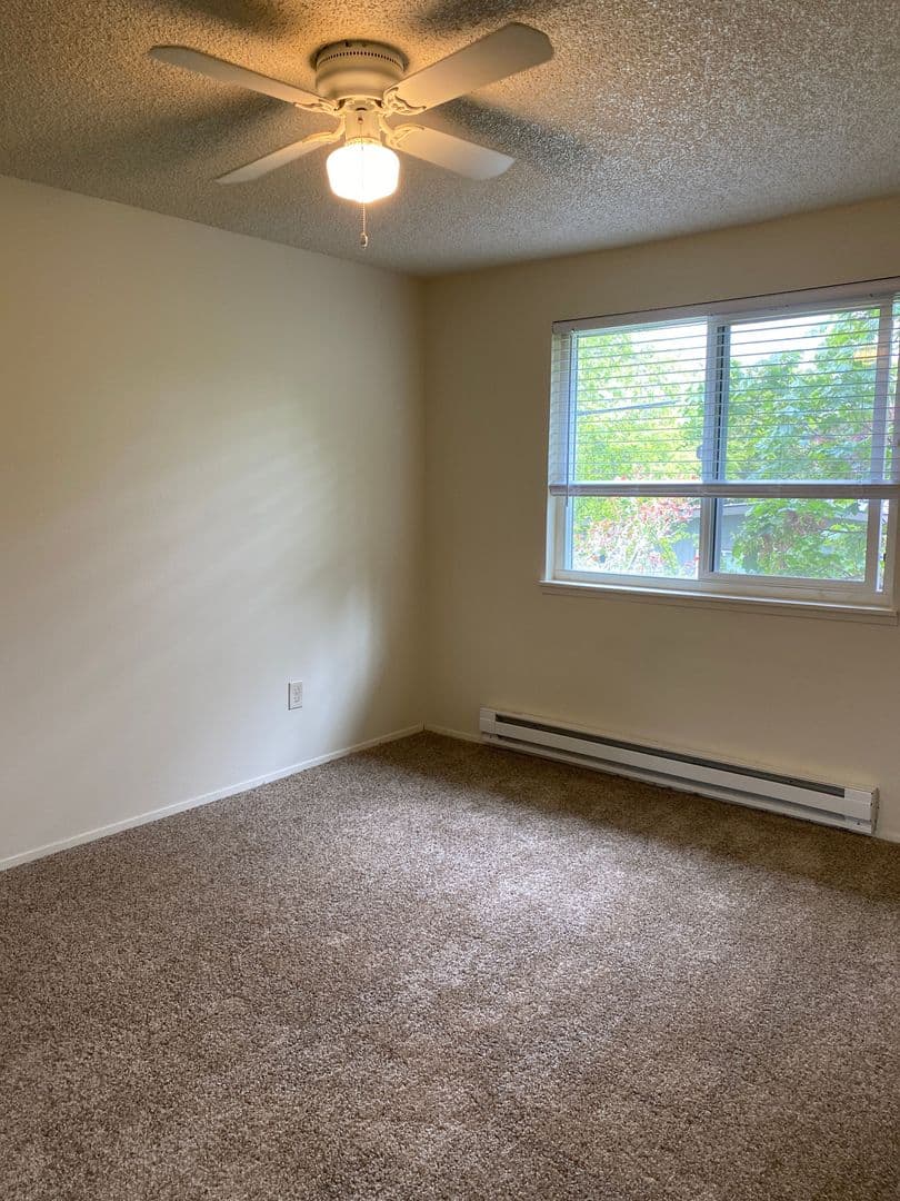 Corvallis Apartment: 459-C SE Lilly Ave