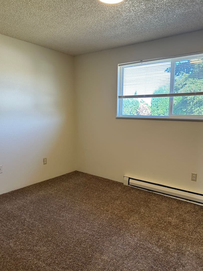 Albany Apartment: 505 27th Ave., SE #31