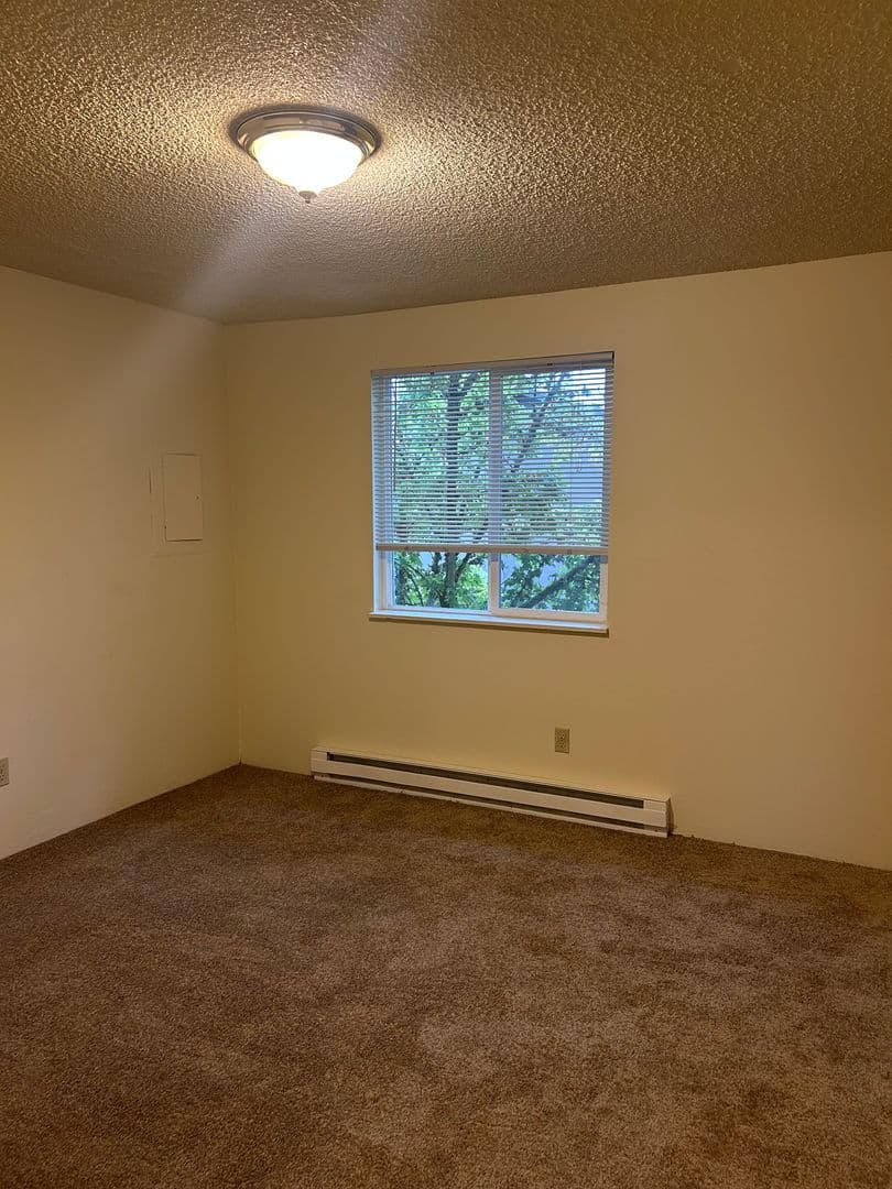 Albany Apartment: 505 27th Ave., SE #34