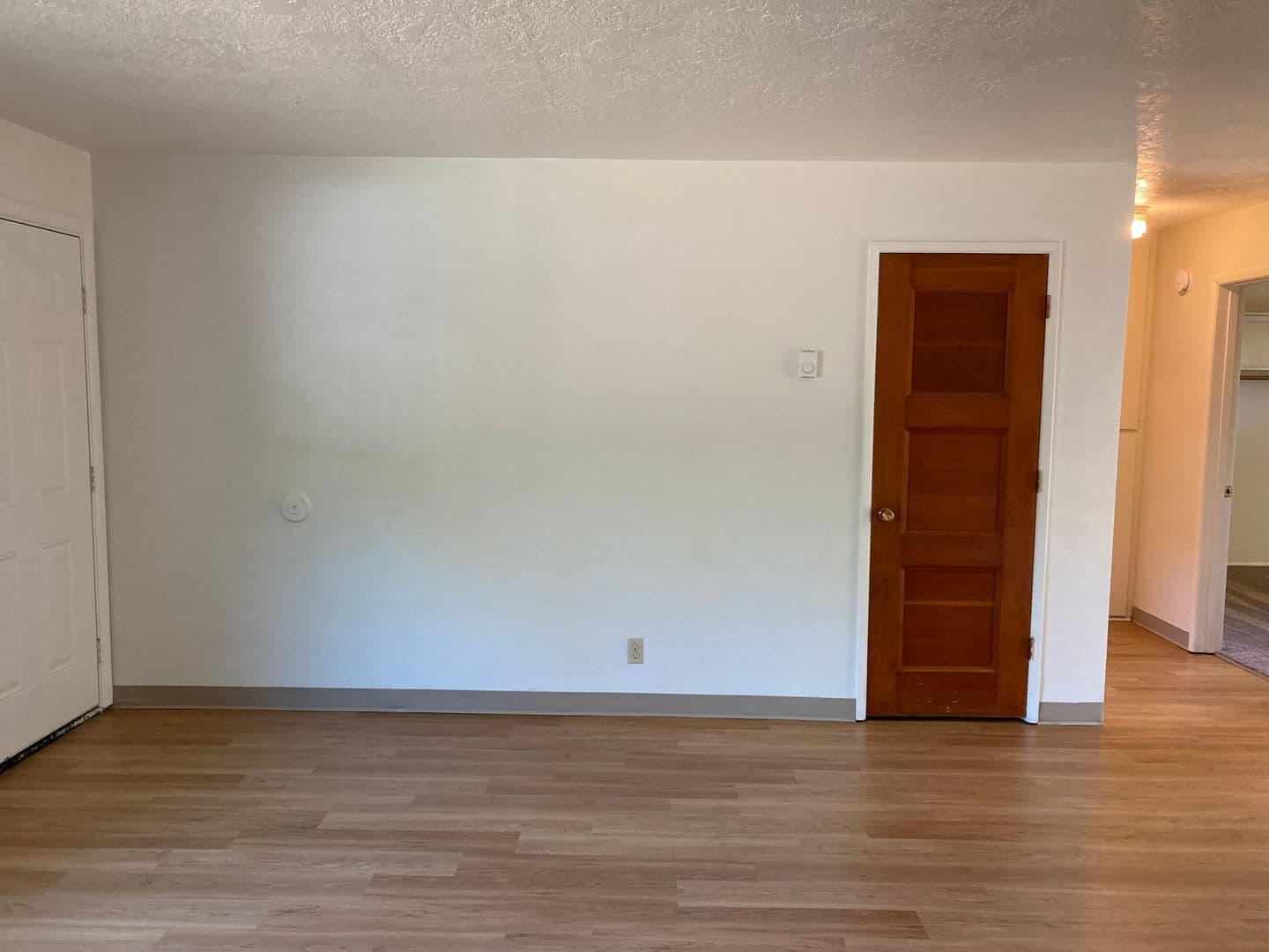 Eugene Apartment: 1671 Ferry St. #09