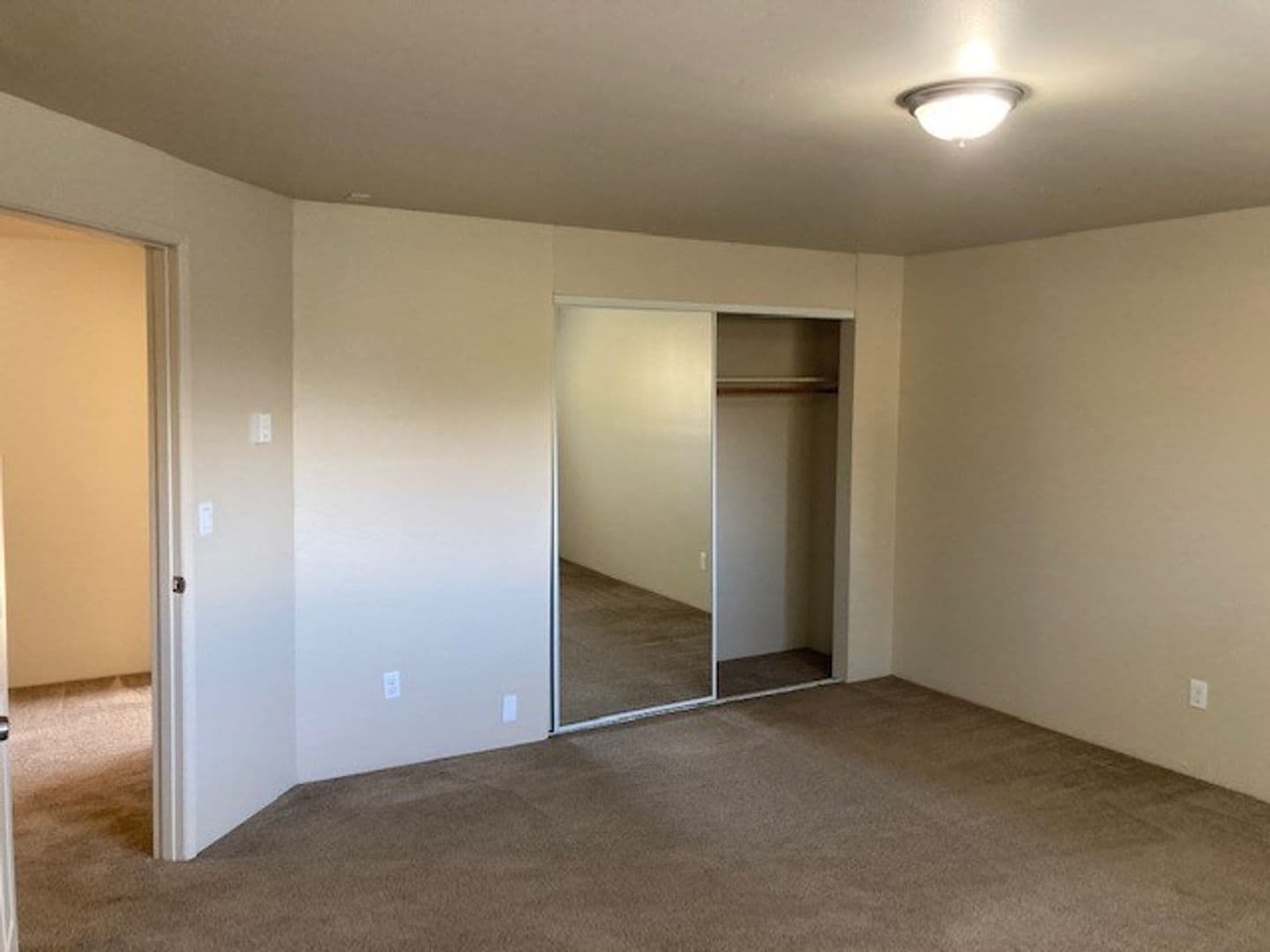 Corvallis Apartment: 1407 NW Kings Blvd.