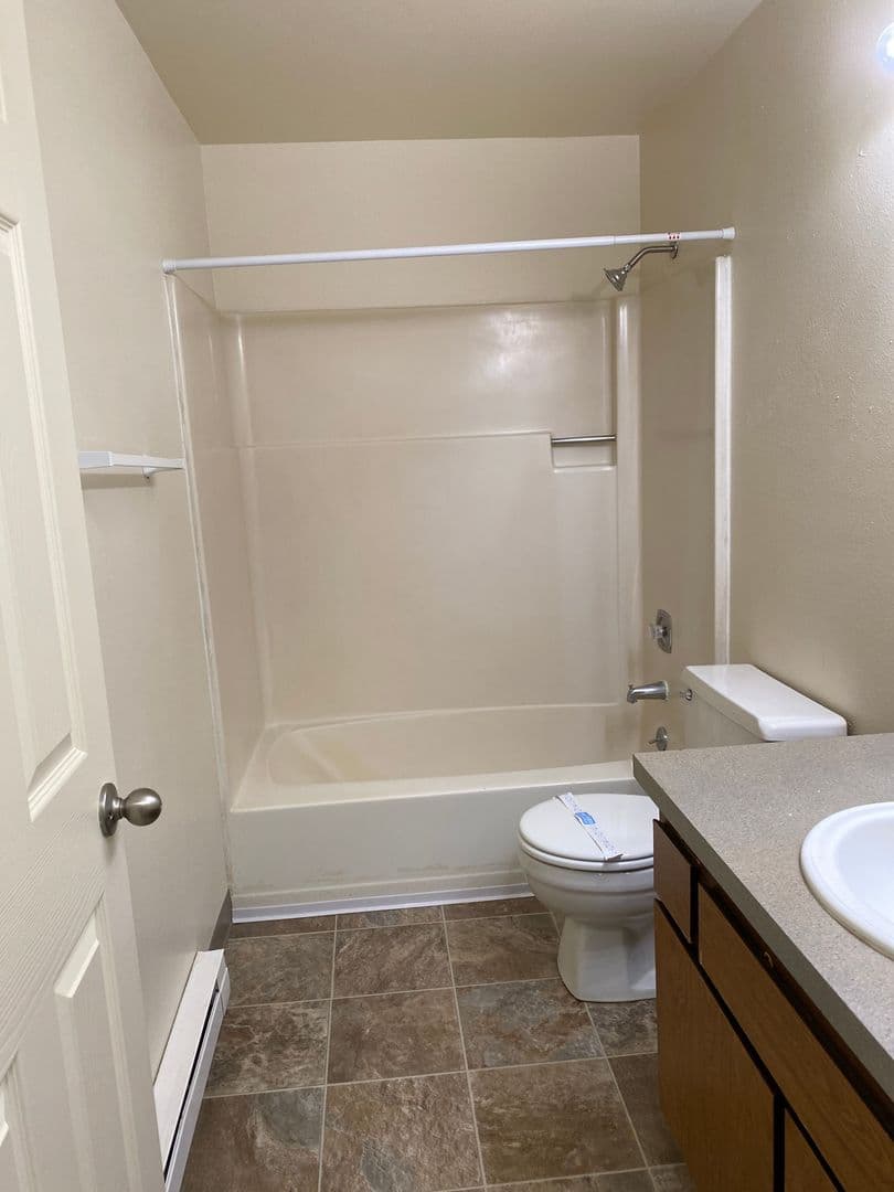 Corvallis Apartment: 459-C SE Lilly Ave