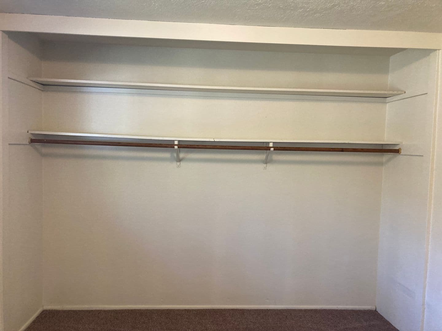 Eugene Apartment: 1671 Ferry St. #09
