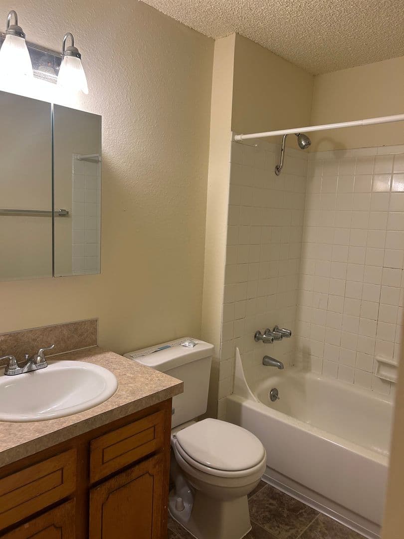 Albany Apartment: 505 27th Ave., SE #45