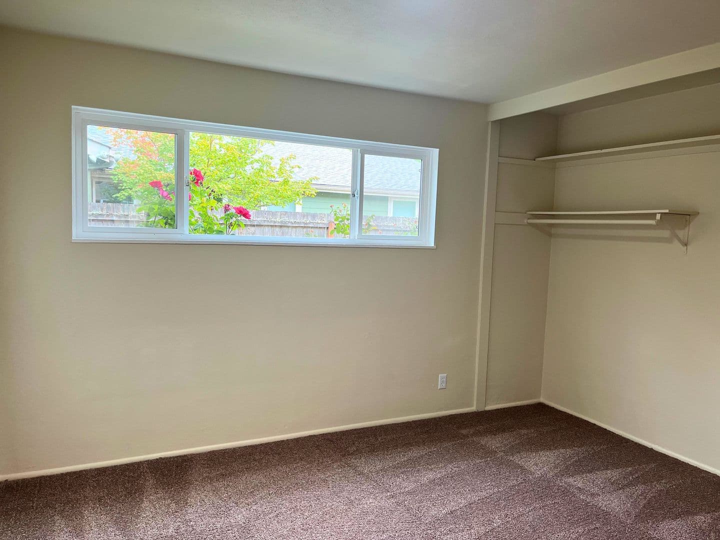 Eugene Apartment: 1671 Ferry St. #10