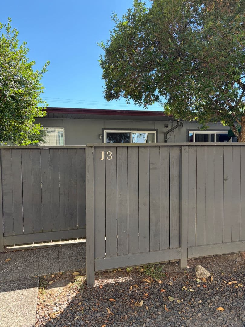 Corvallis Apartment: 2120 NW Janssen St #J3