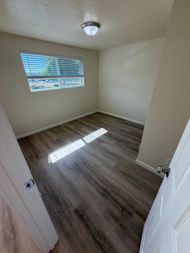 Albany Apartment: 2215 Elm St SW