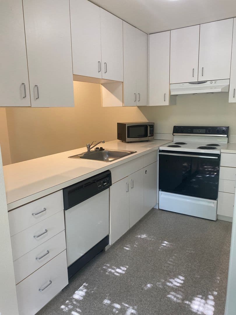 Corvallis Apartment: 514 NW 21st St #9