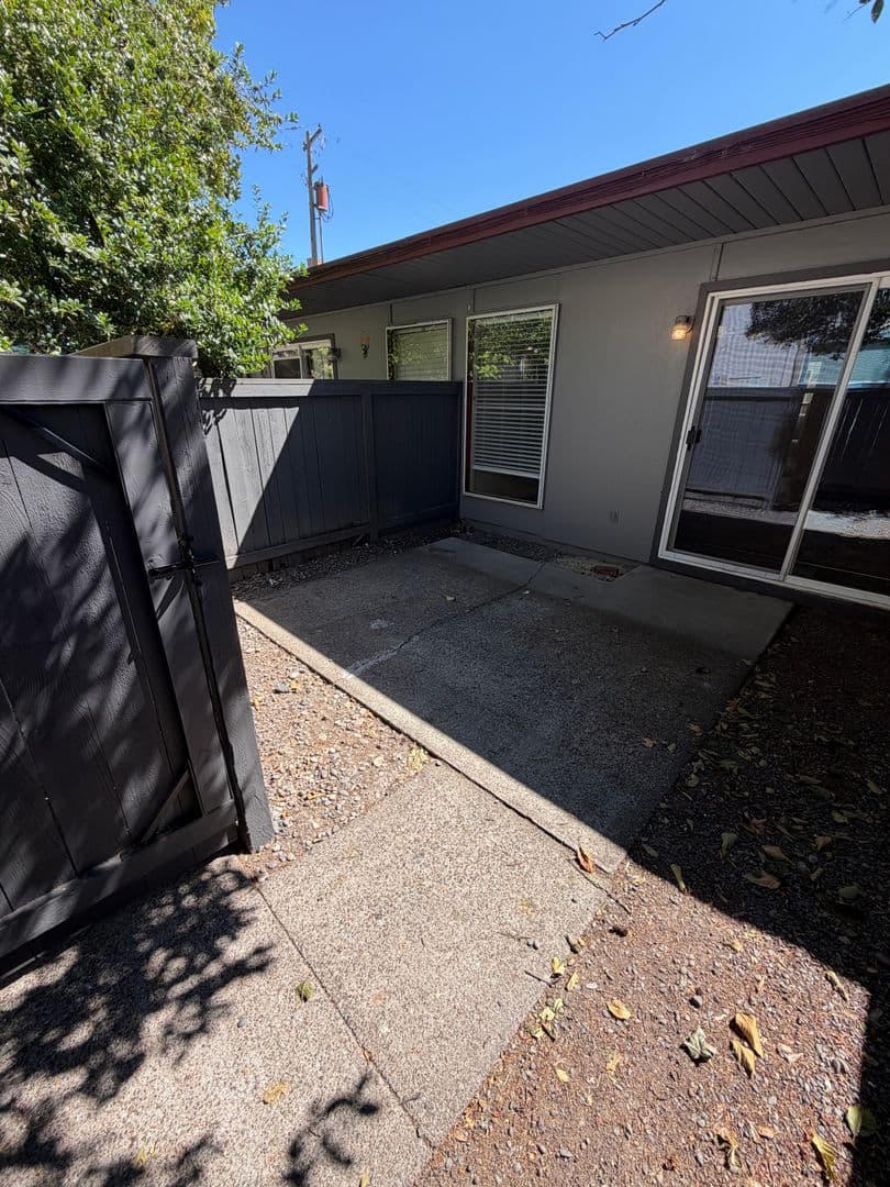Corvallis Apartment: 2120 NW Janssen St #J3