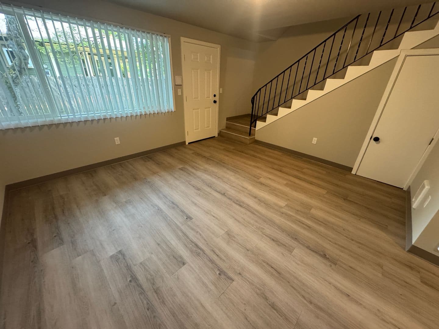 Philomath Apartment: 1716 Applegate Street, #2