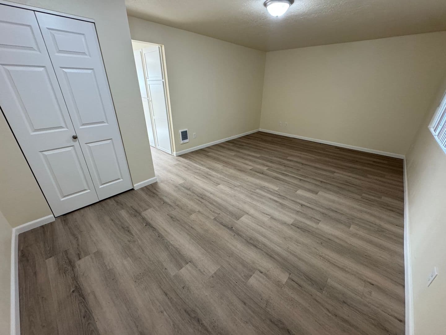 Albany Apartment: 2215 Elm St SW