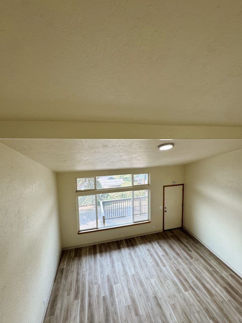 Eugene Apartment: 88 Lincoln St
