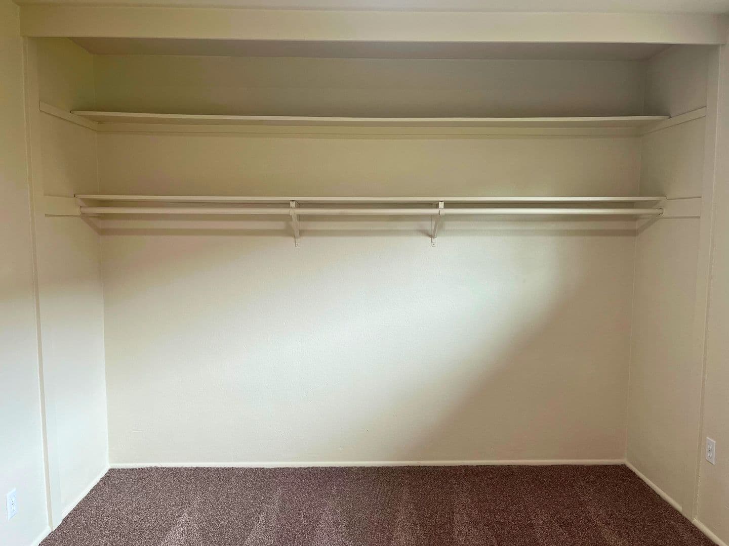 Eugene Apartment: 1671 Ferry St. #10