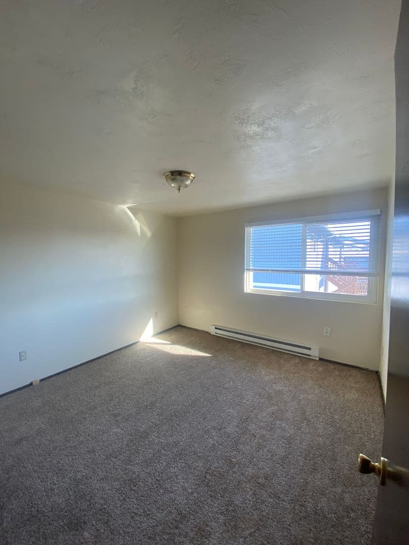 Corvallis Apartment: 950 NW Sycamore Ave #12