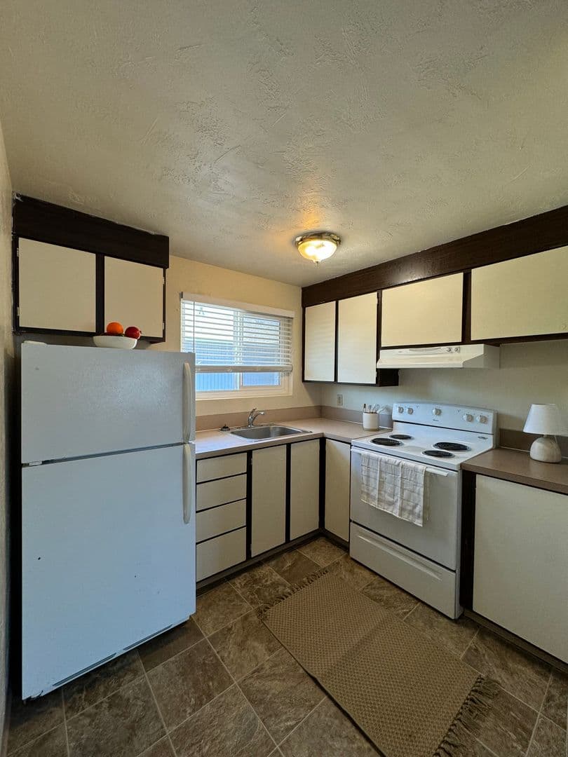 Corvallis Apartment: 950 NW Sycamore Ave #12