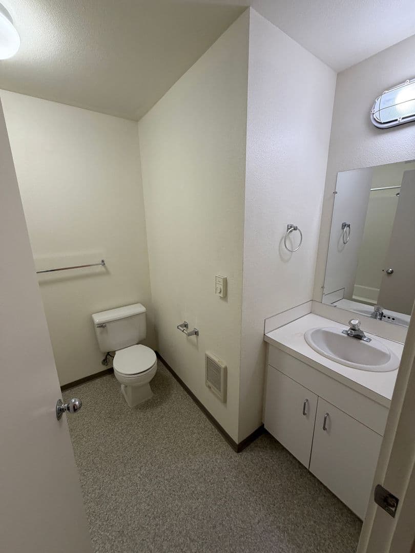 Corvallis Apartment: 514 NW 21st St #9