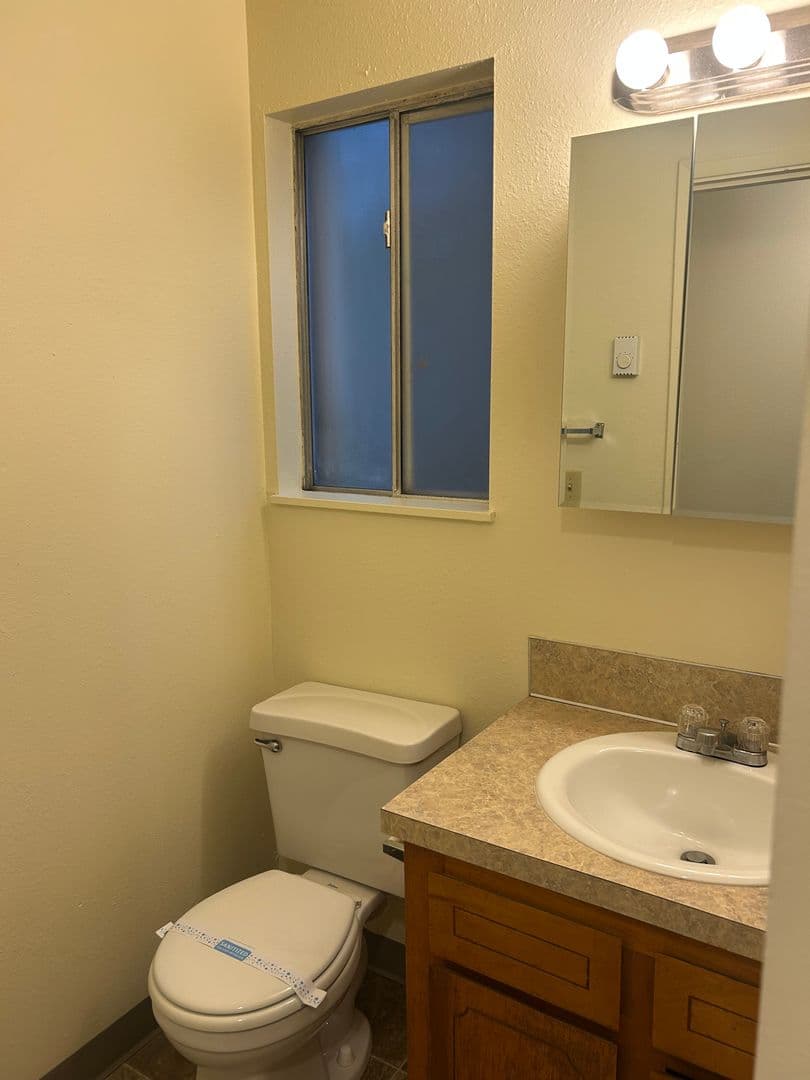 Albany Apartment: 505 27th Ave., SE #34