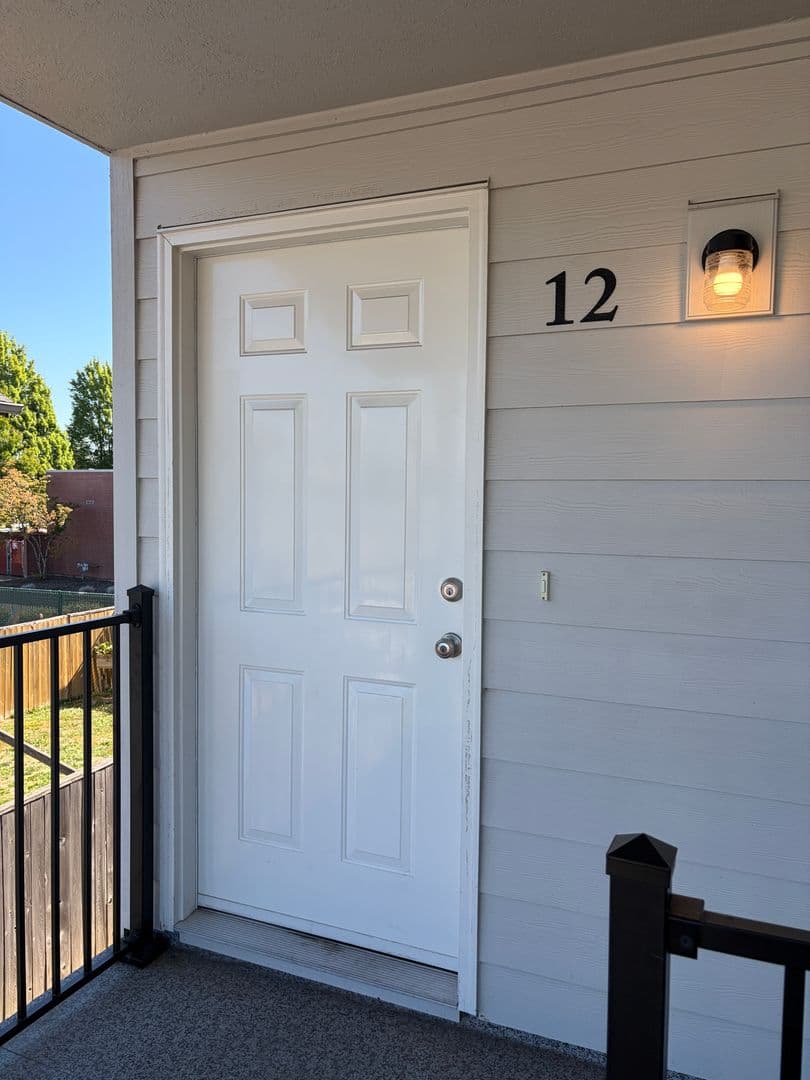 Albany Apartment: 2215 Elm St SW