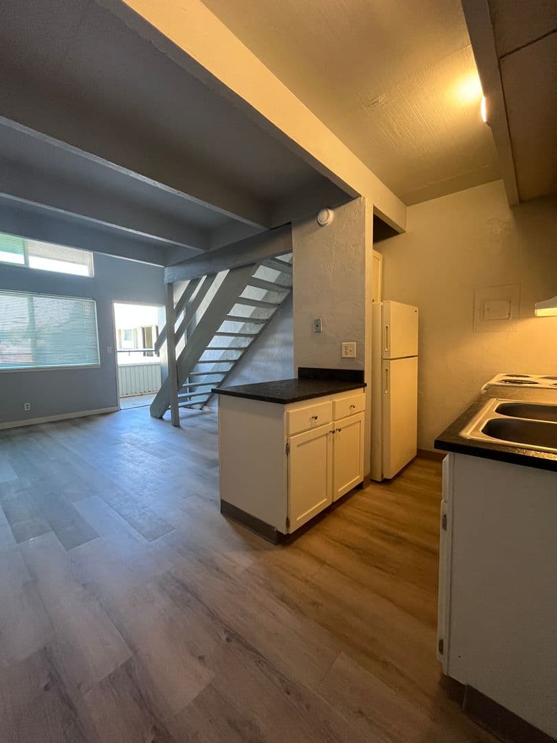 Eugene Apartment: 95 W 15th  # 30