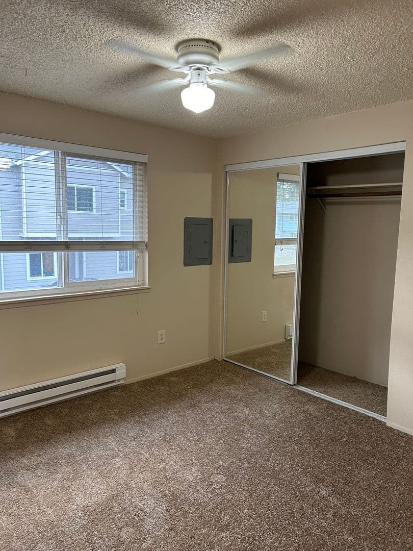 Corvallis Apartment: 459-C SE Lilly Ave