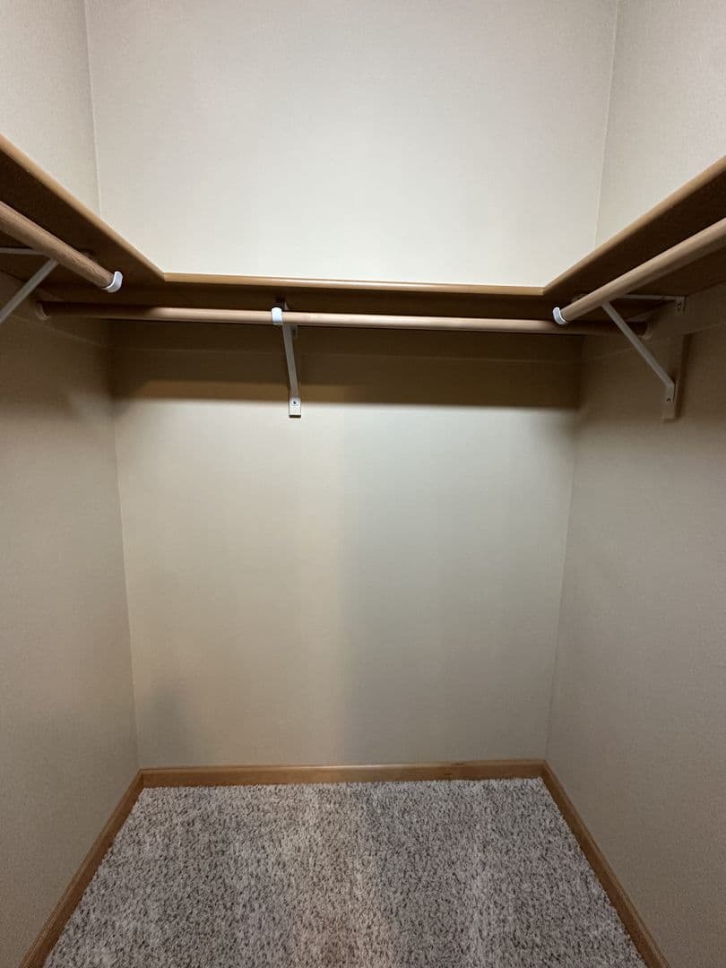 Eugene Apartment: 82 East 19th Alley