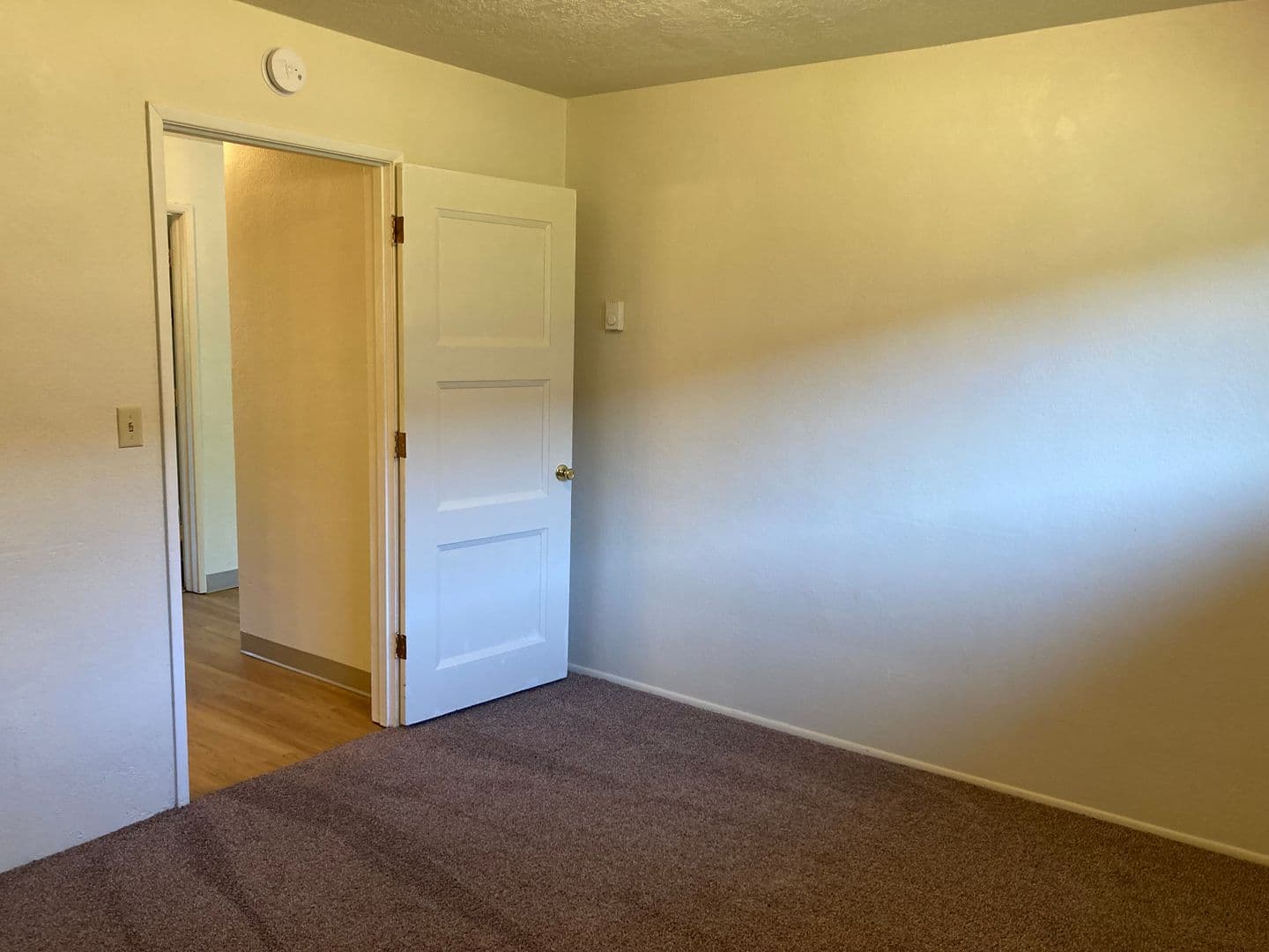 Eugene Apartment: 1671 Ferry St. #09