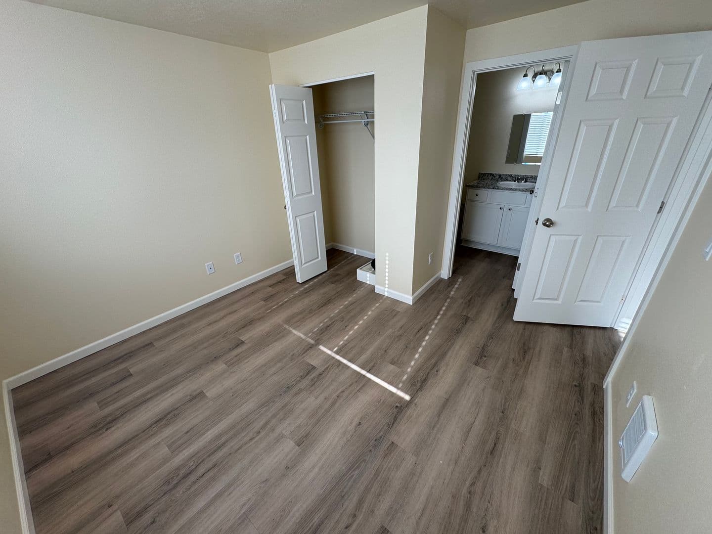 Albany Apartment: 2215 Elm St SW