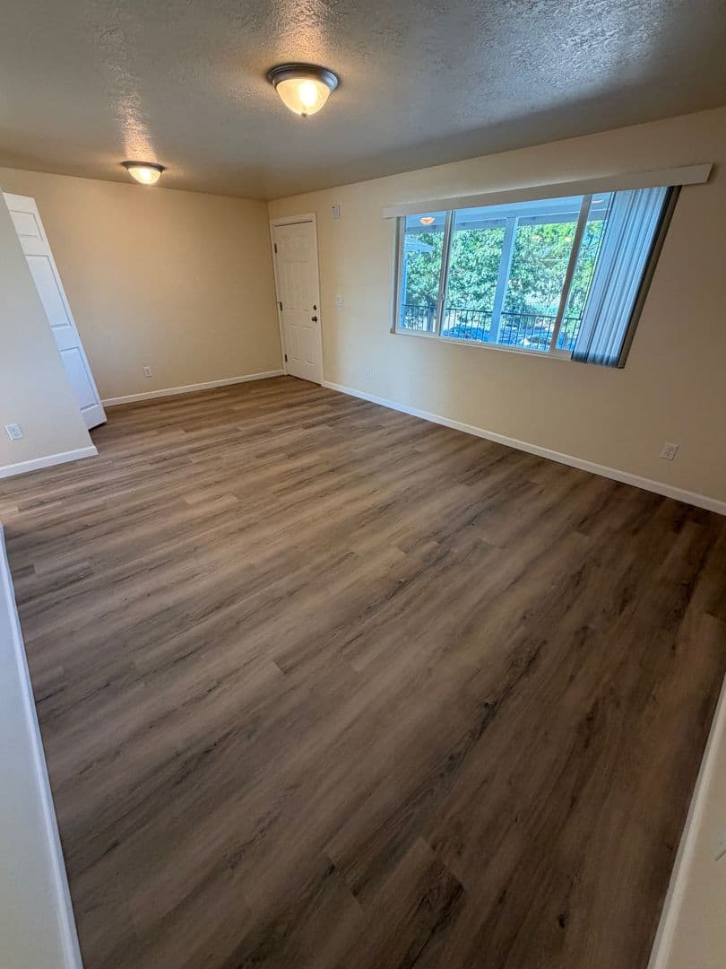 Albany Apartment: 2215 Elm St SW