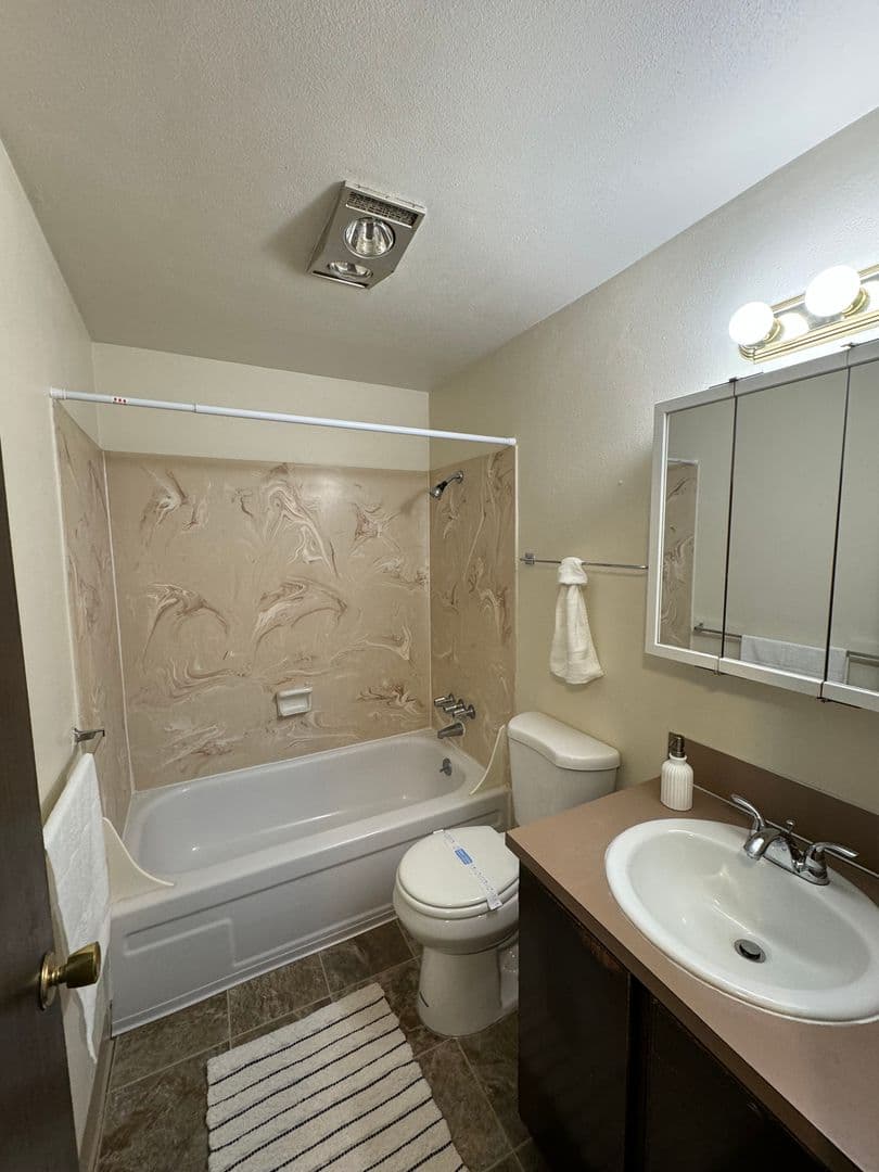 Corvallis Apartment: 950 NW Sycamore Ave #12