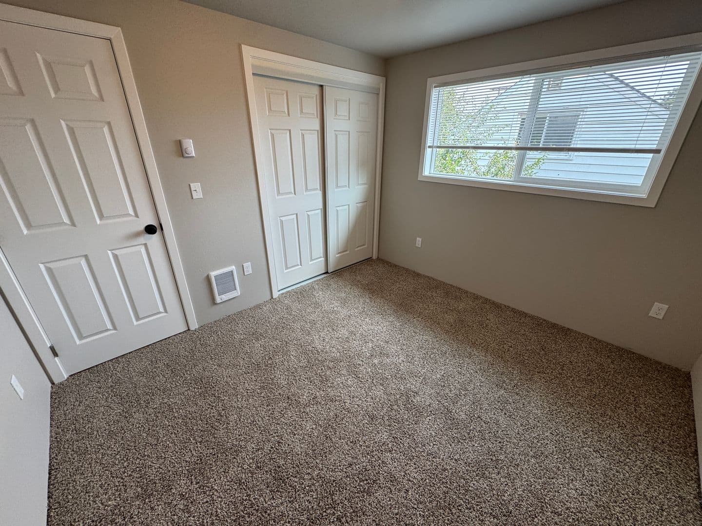 Philomath Apartment: 1716 Applegate Street, #2