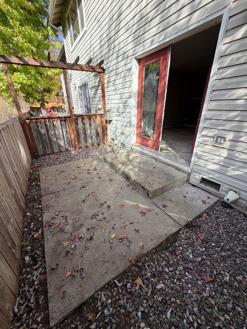 Corvallis House: 479 NE Conifer Blvd
