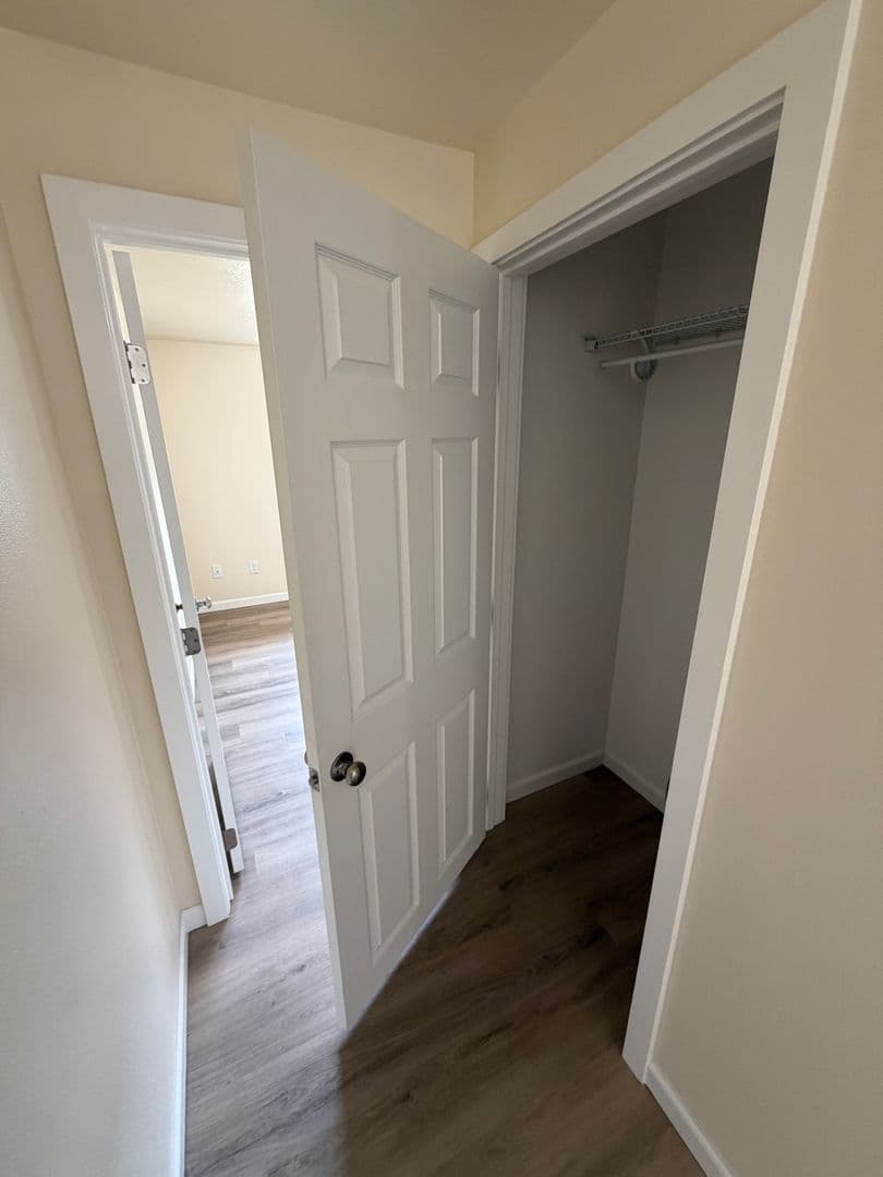 Albany Apartment: 2215 Elm St SW
