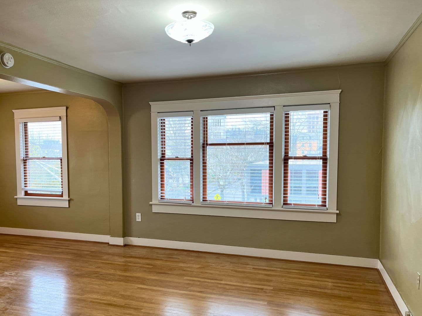 Eugene Apartment: 1263 Oak St - 301