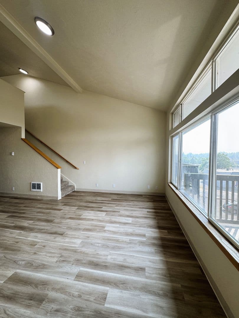 Eugene Apartment: 88 Lincoln St
