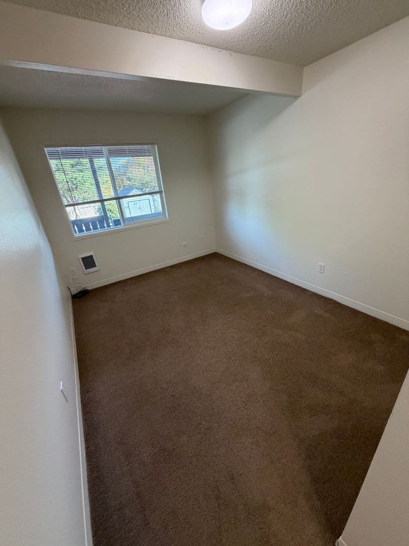 Corvallis Apartment: 755 NW 3rd St - 20