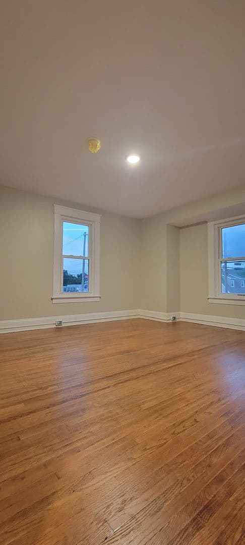 Elmira Heights House: 120 W 12th st