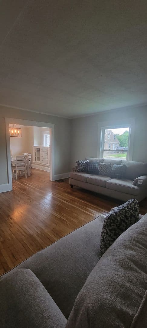 Elmira Heights House: 120 W 12th st