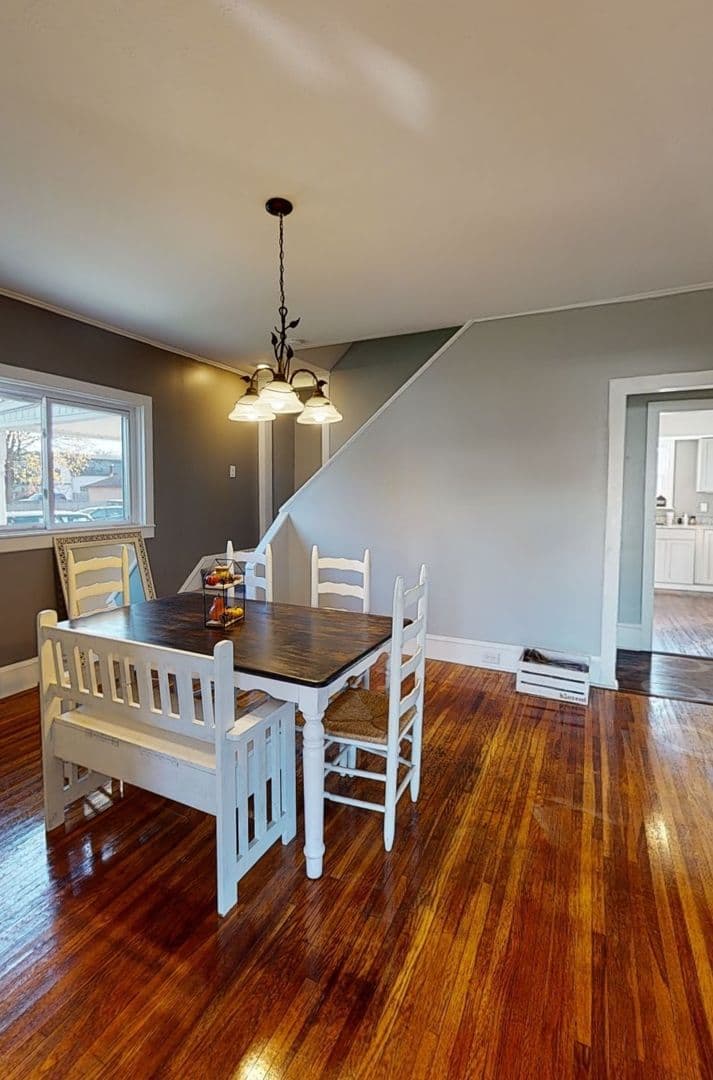Elmira Heights House: 209 Glenwood Ave