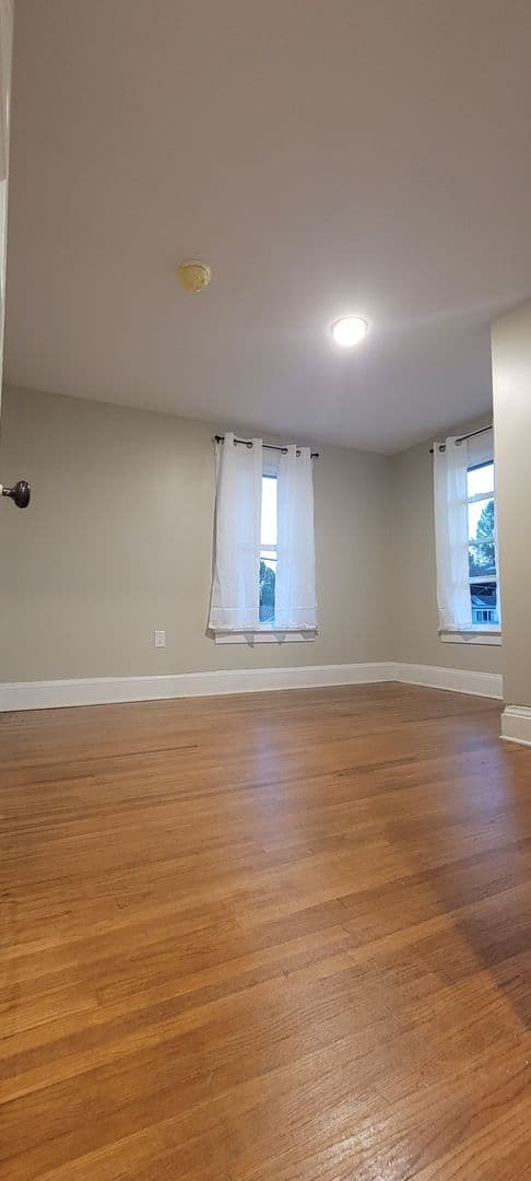 Elmira Heights House: 120 W 12th st