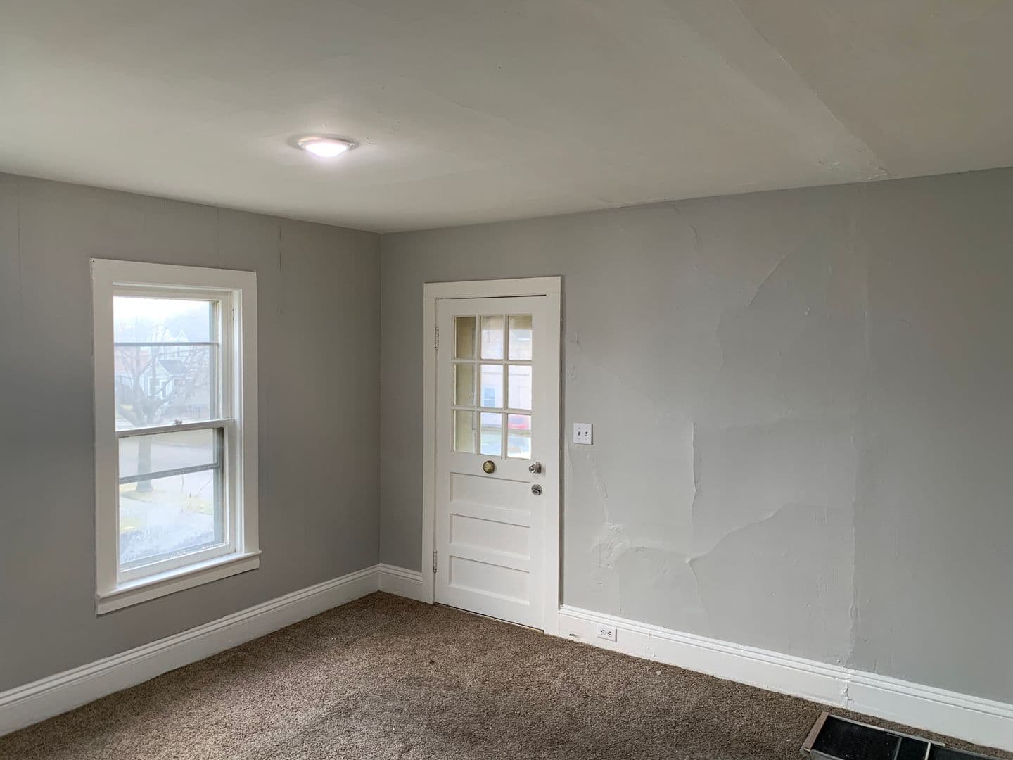 Elmira Heights Apartment: 242 Lynwood Ave