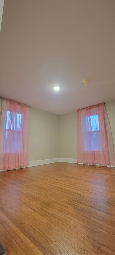Elmira Heights House: 120 W 12th st