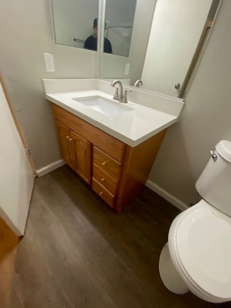 LAKEWOOD Apartment: 11556 E. 216TH STREET