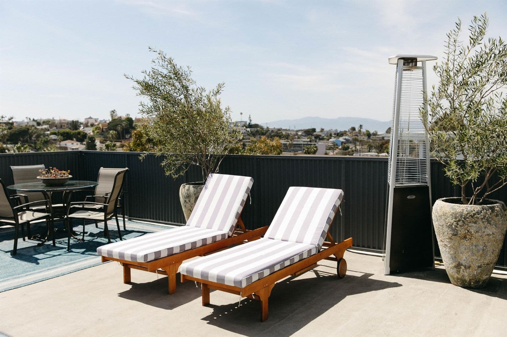 LOS ANGELES Apartment: 8717 DELGANY AVENUE
