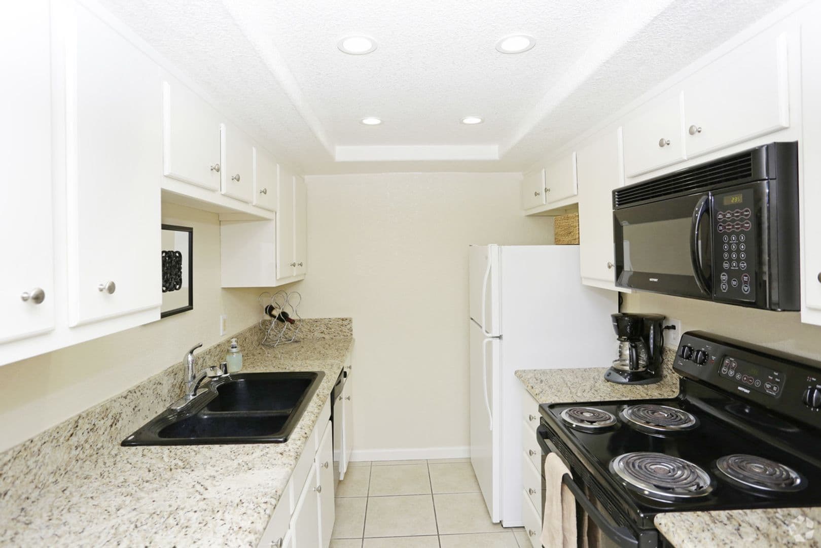 TUSTIN Apartment: 14382 REDHILL AVE