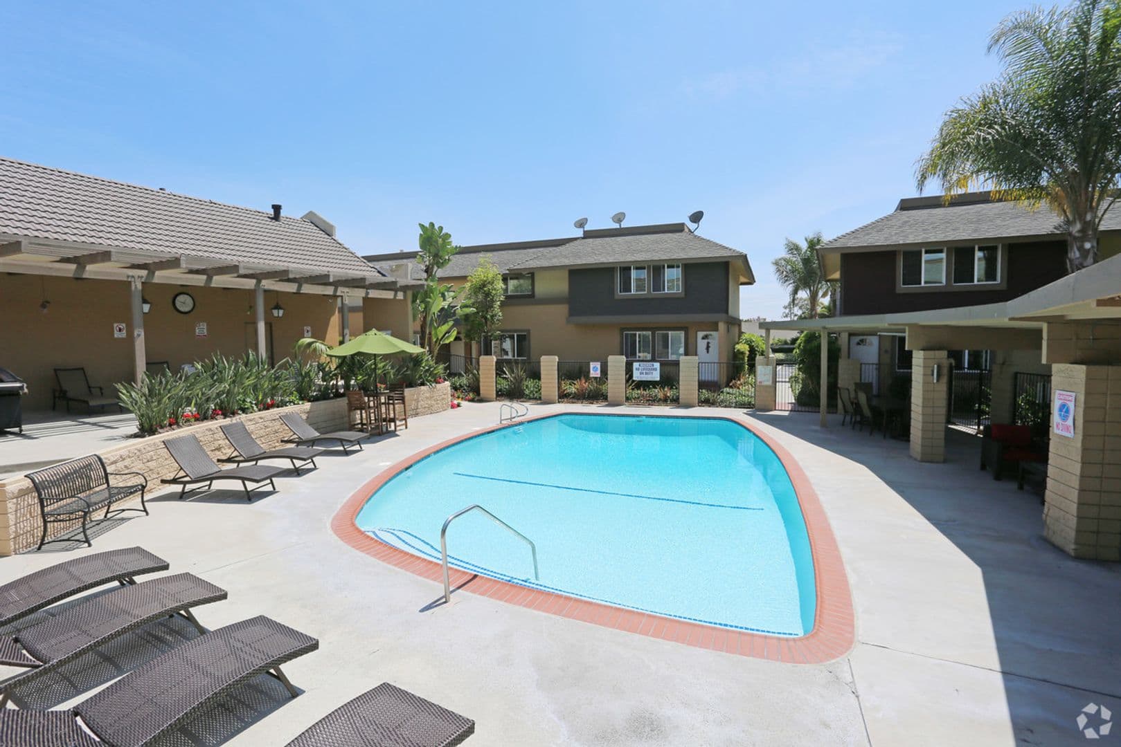 TUSTIN Apartment: 14382 REDHILL AVE