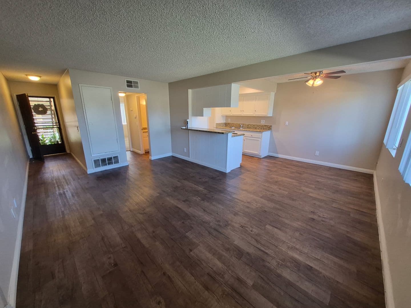 ANAHEIM Apartment: 3700 W. MUNGALL DR.