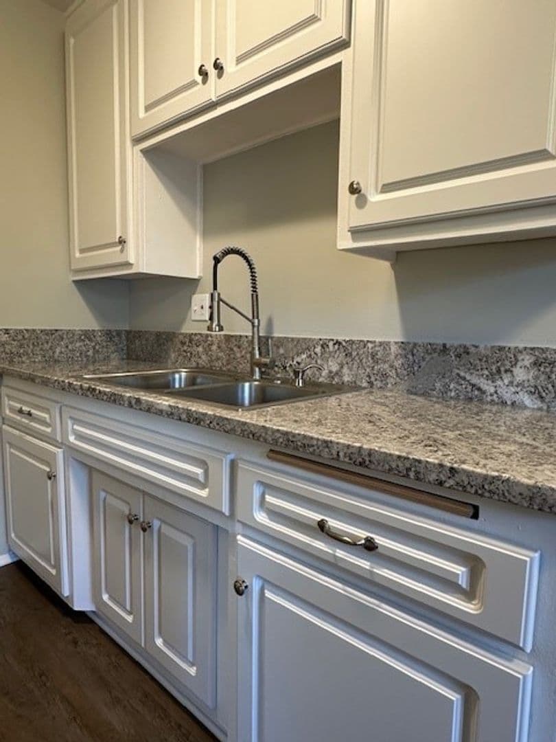 DOWNEY Apartment: 11833 OLD RIVER SCHOOL RD